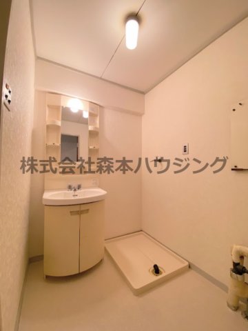 洗面設備　脱衣スペースもあります