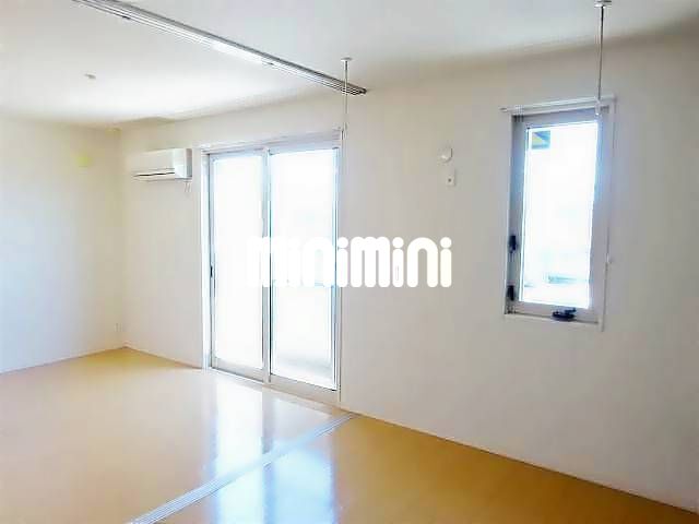 居室・リビング　別号室の参考写真