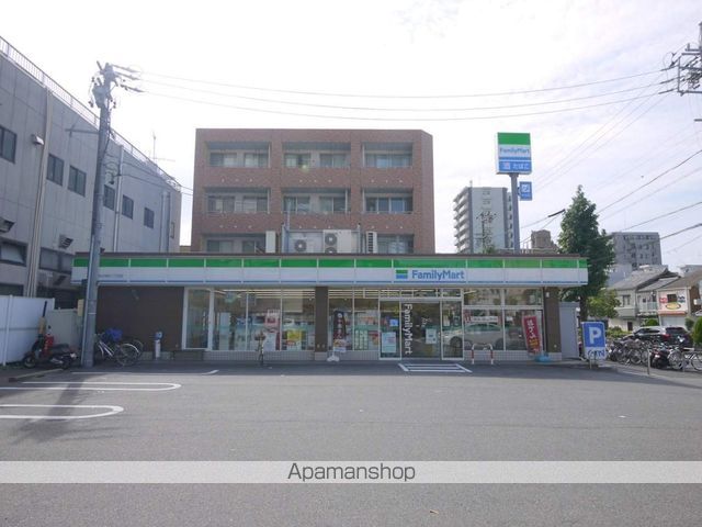 コンビニ　ファミリーマート（コンビニ）まで150m