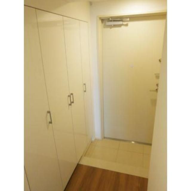 玄関　※写真は同タイプ住戸です。