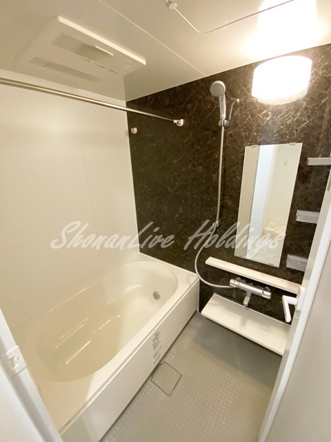 バス・シャワールーム　浴室乾燥機付き♪