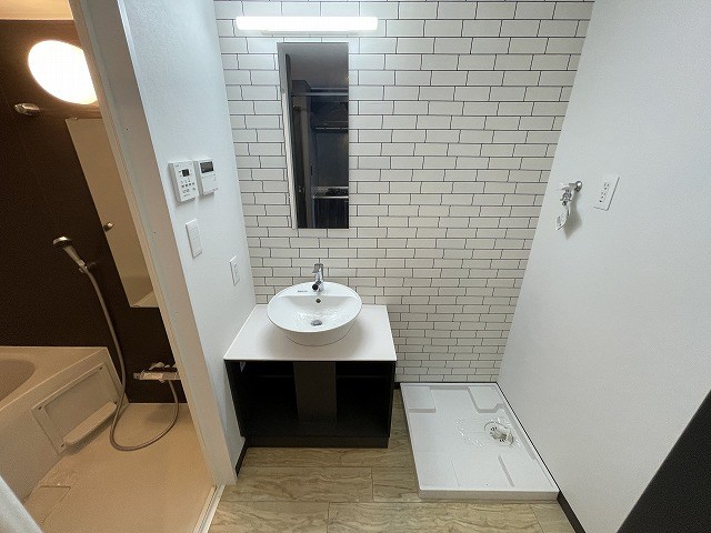 洗面設備　※別号室の写真です。