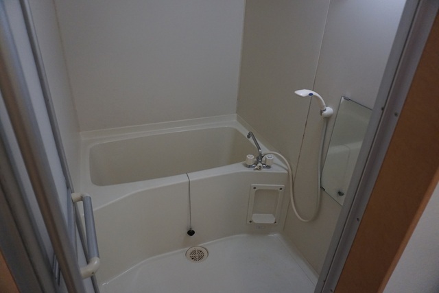 バス・シャワールーム　同タイプ別のお部屋の画像使用