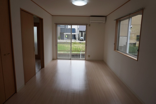 居室・リビング　同タイプ別のお部屋の画像使用