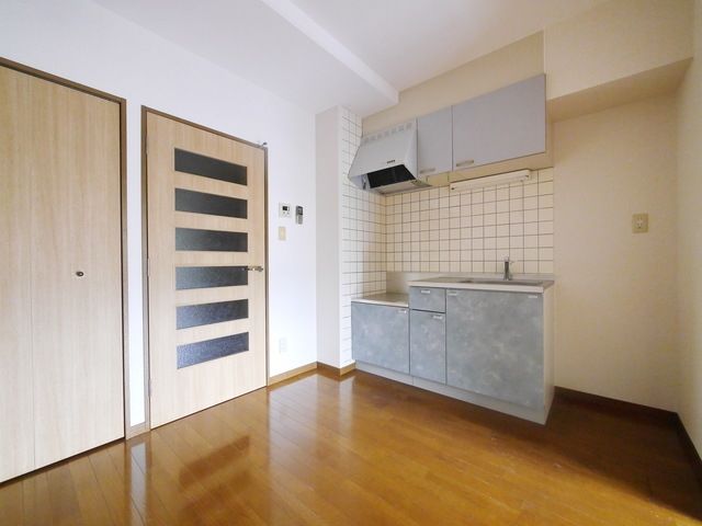 居室・リビング　※別部屋参考写真です