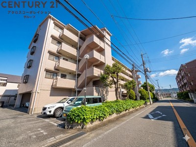 建物外観　敷地内に駐車場があります！