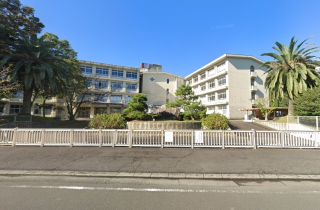 中学校　静岡市立城山中学校（中学校）まで1503m
