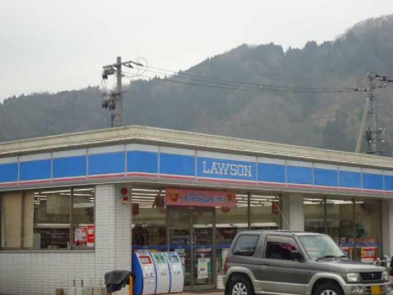 コンビニ　ローソン新見正田店（コンビニ）まで264m