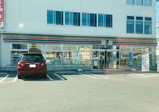 コンビニ　セブンイレブン 半田青山店（コンビニ）まで105m