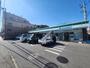 コンビニ　ファミリーマート横浜釜利谷南店（コンビニ）まで676m
