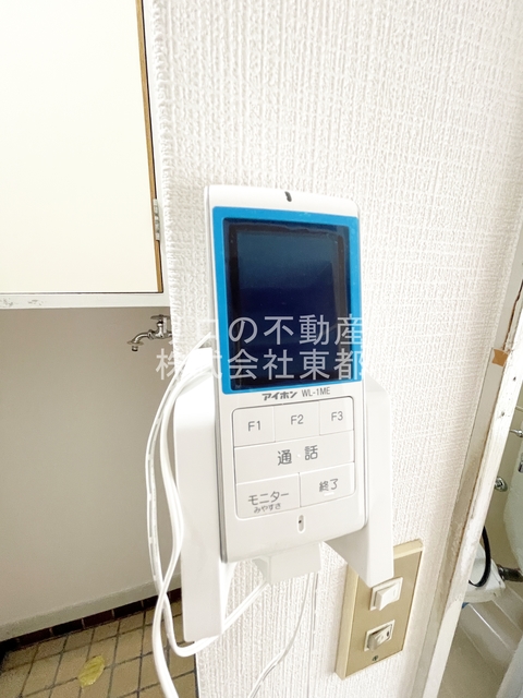 セキュリティ　来訪者の姿を確認できるＴＶモニター付インターホン設置済です！