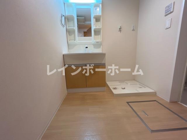 洗面設備　コンパクトで使いやすい洗面所