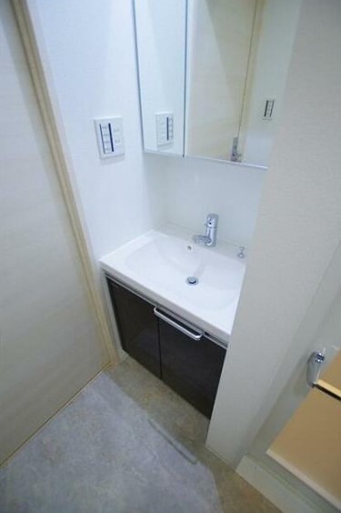 洗面設備　※同仕様写真含む