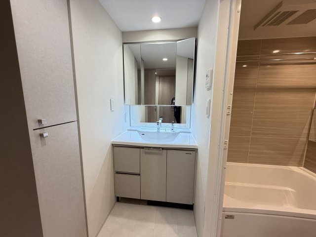 洗面設備　1405号室と同タイプ