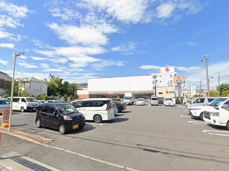コンビニ　セブン-イレブン 足立保塚町店（コンビニ）まで300m