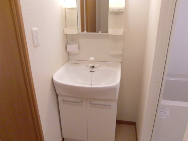 洗面設備　参考写真（同建物別部屋のものです）