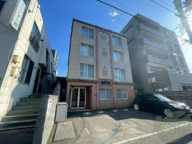 建物外観　札幌市中央区南二十一条西「グランメール光」