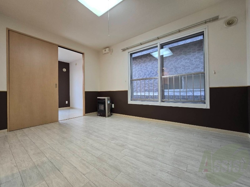 居室・リビング　広くてキレイなお部屋が広がっていて、充実した生活が送れそう。