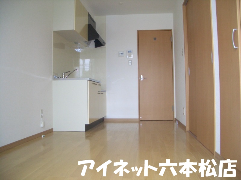居室・リビング　広々としていいですね。