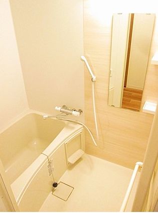 バス・シャワールーム　ネット無料。うれしいバス・トイレ別です。