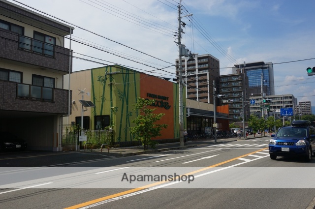 スーパー　フーズマーケットサタケ高槻城西店（スーパー）まで592m