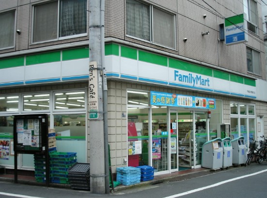 コンビニ　ファミリーマート亀沢一丁目店（コンビニ）まで272m
