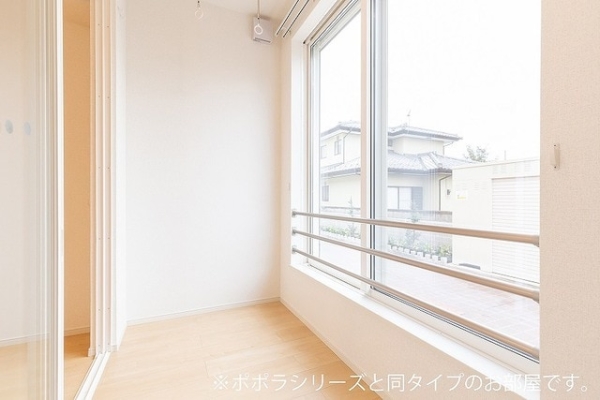 バルコニー　※参考写真　同建築メーカー施工の同間取完成他物件のものです。