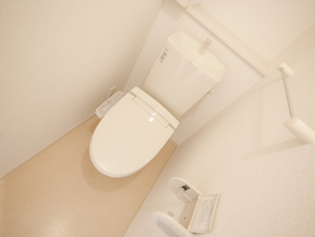 トイレ　★嬉しい温水洗浄便座のトイレです★