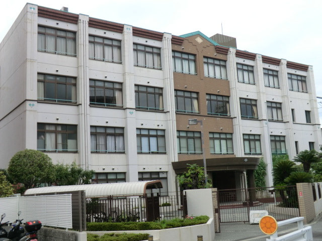 中学校　昭和中学校（中学校）まで431m