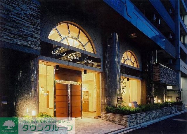 エントランス　高級感のある分譲仕様の外観