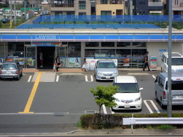 コンビニ　ローソン（コンビニ）まで130m