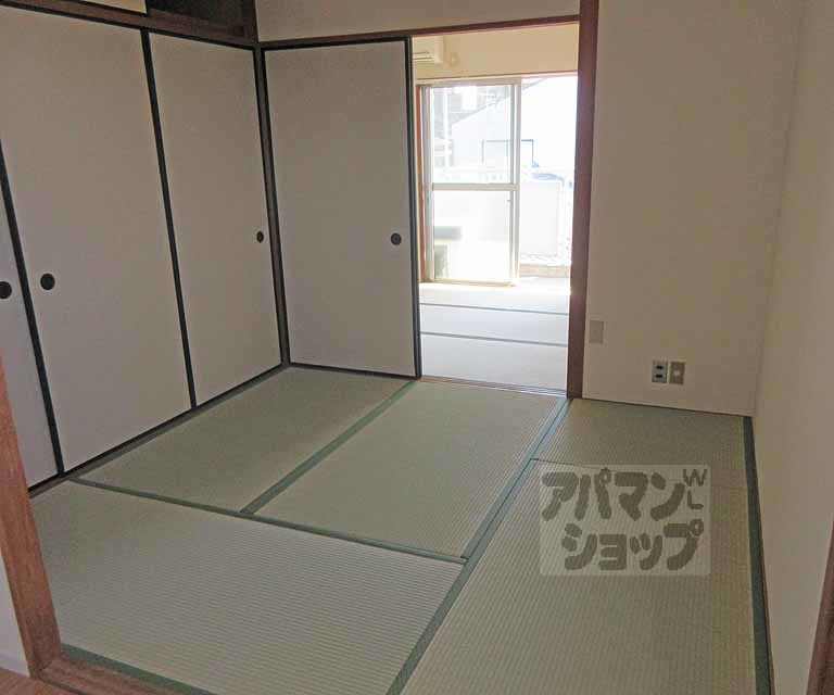 コート マザリの居間写真