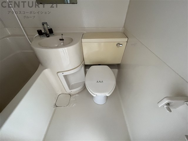 トイレ　ユニットバス内のトイレです☆