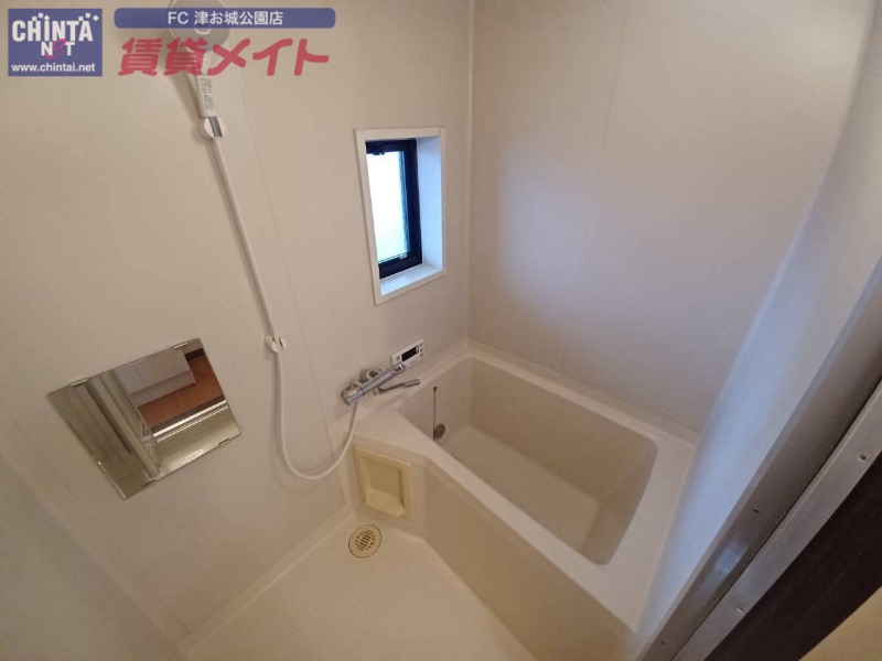 バス・シャワールーム　同型部屋写真です。