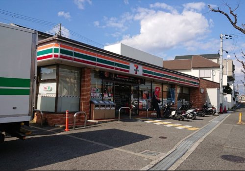 コンビニ　セブンイレブン　上ケ原十番町店（コンビニ）まで508m