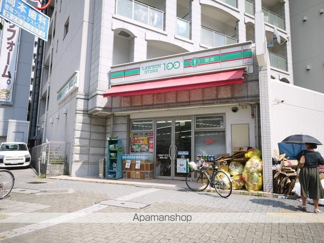 コンビニ　ローソンストア１００（コンビニ）まで341m