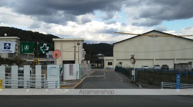 小学校　浜坂小学校（小学校）まで886m