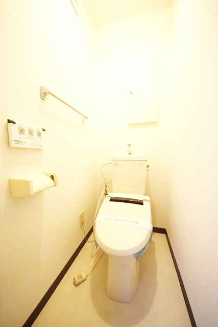 京王相模原線 多摩境駅 徒歩3分 2階建 築24年のトイレ写真
