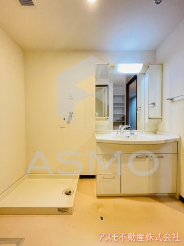 洗面設備　同マンション別部屋　参考写真