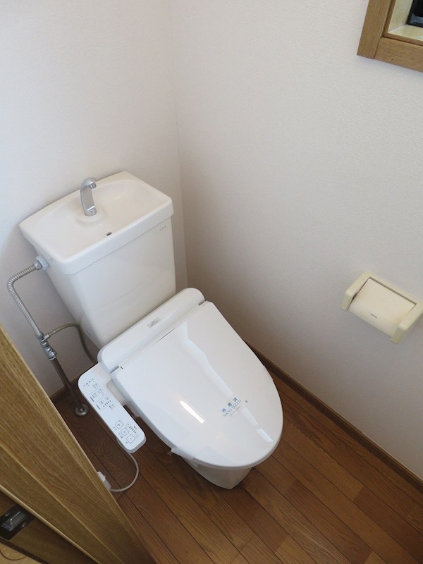 都営大江戸線 豊島園駅 徒歩3分 2階建 築31年のトイレ写真