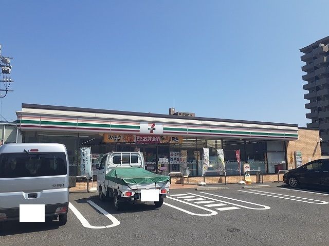 コンビニ　セブンイレブン周南二番町店（コンビニ）まで800m