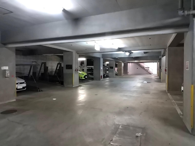 駐車場　駐車場