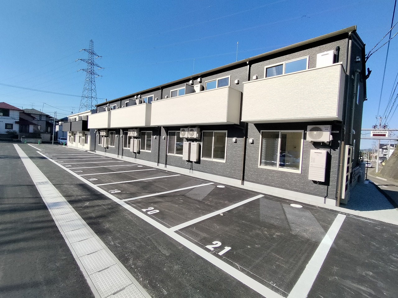 仙台市地下鉄南北線 仙台駅 バス乗車時間：38分 最寄りバス停で下車 徒歩1分 築2年