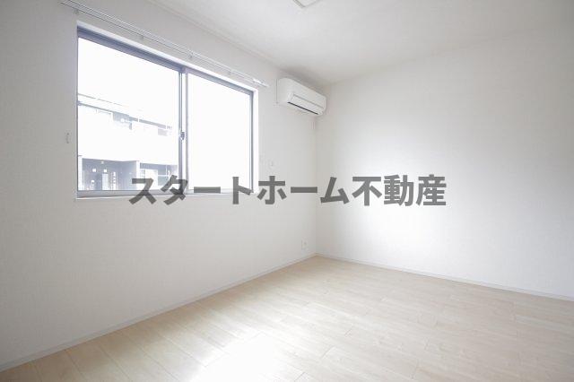 その他部屋・スペース　落ち着いて過ごせるお部屋なので、寝室にいかがでしょうか