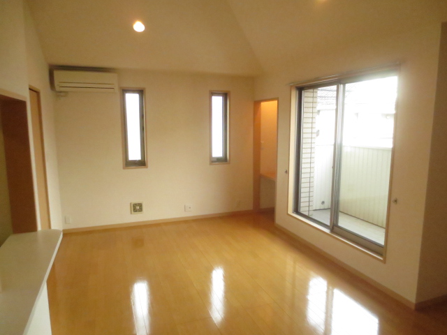 居室・リビング　別の部屋の写真です