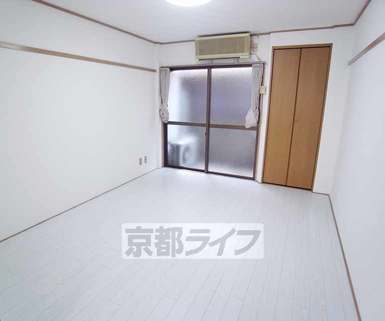 【四条コーポの居室・リビング】