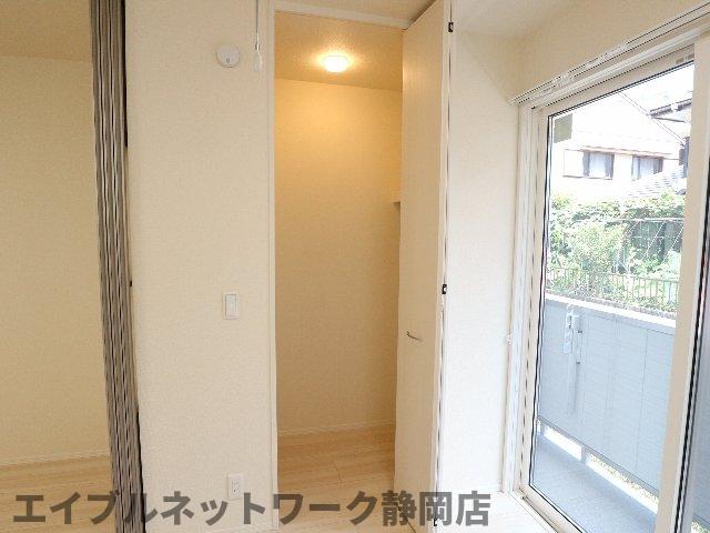 収納　たっぷりとした収納スペースです
