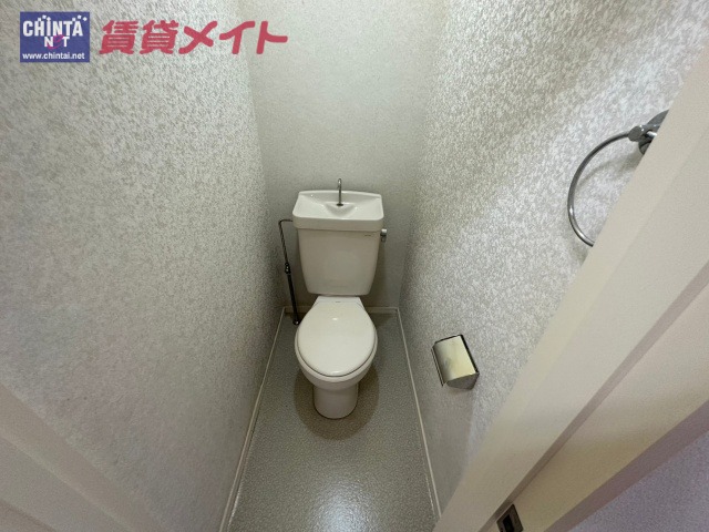 【伊勢市円座町のアパートのトイレ】