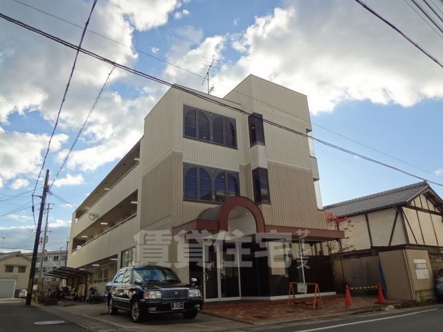 京都市山科区栗栖野打越町のマンションの建物外観