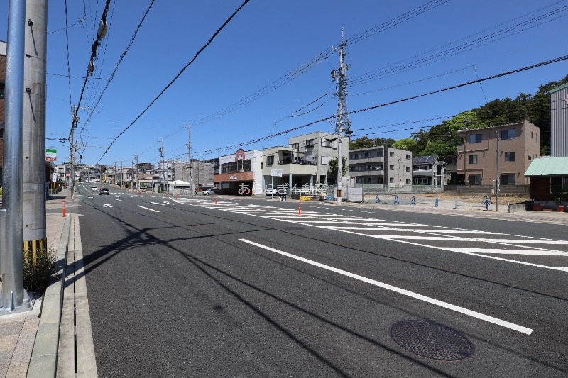 【浜松市中央区下池川町のアパートの玄関】